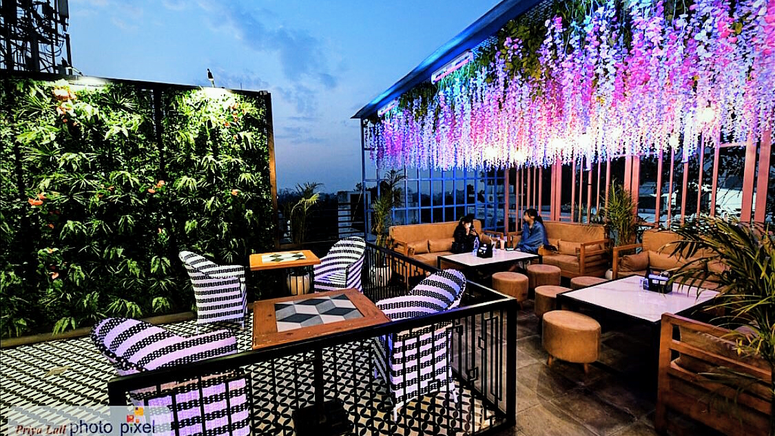 Tea’se Me - Rooftop Cafe & Bar