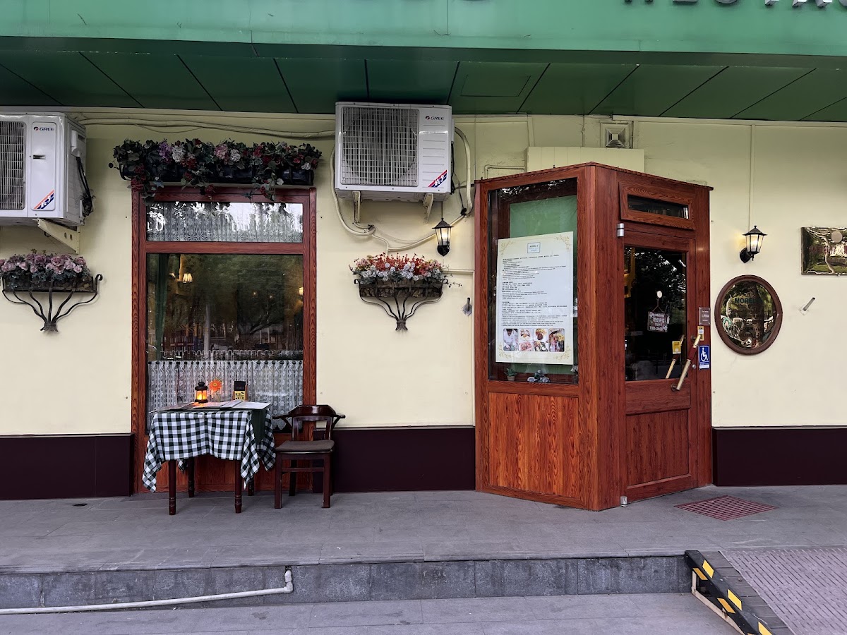 Morel's Restaurant & Café