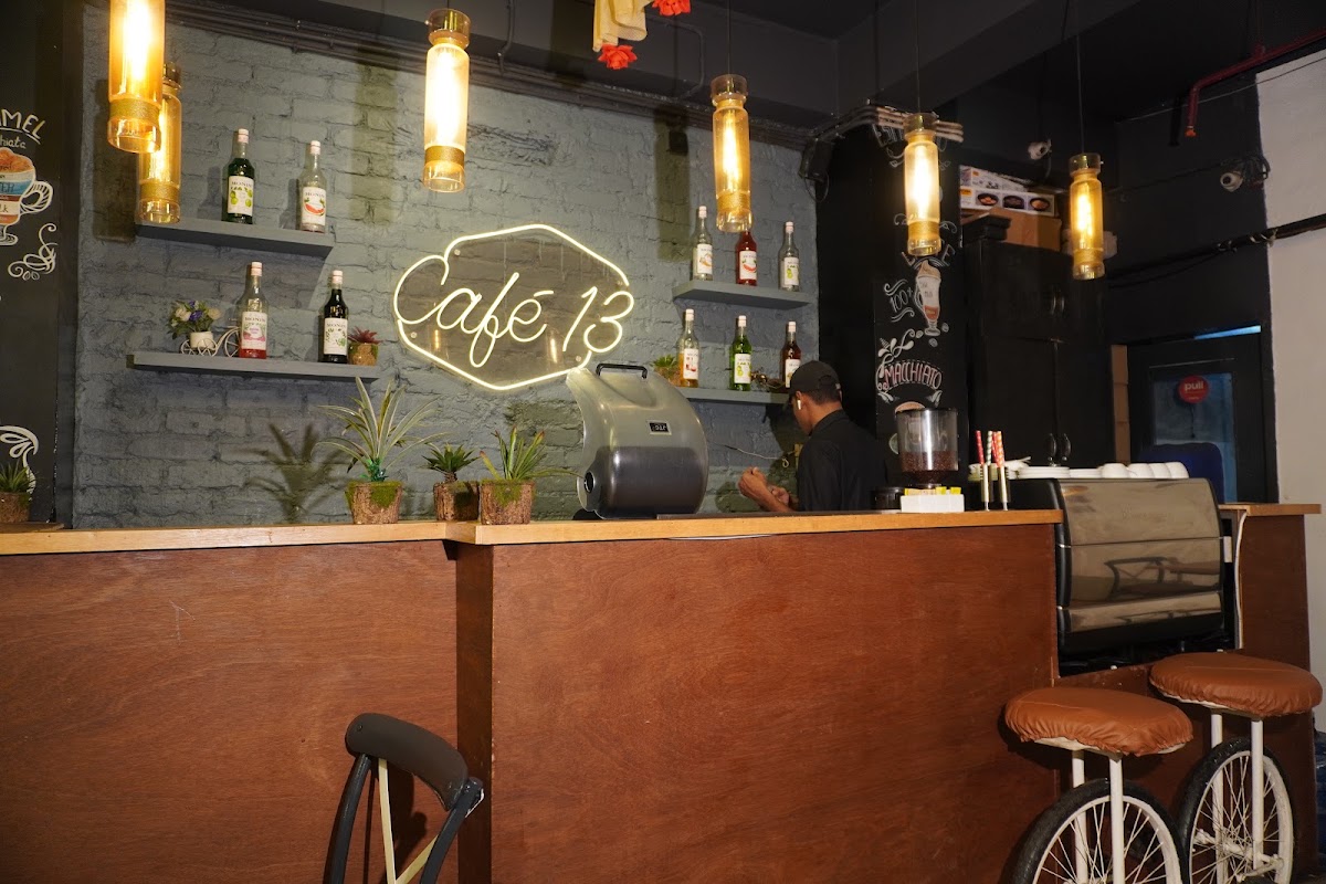 Cafe 13