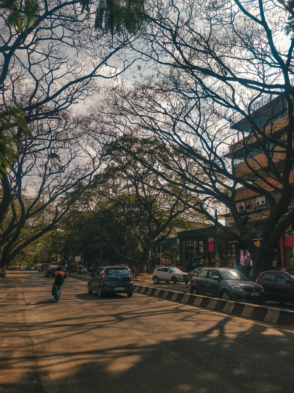 100 Feet Road
